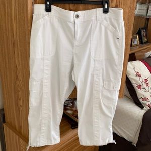 Style & Co white capris